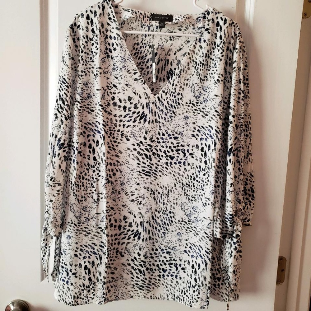 NWT black/blue and white top
